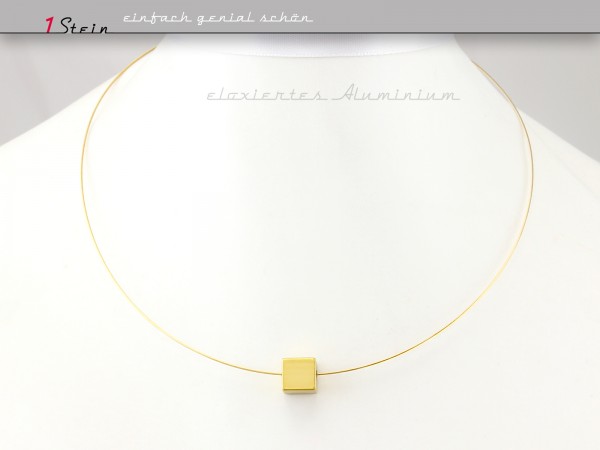 Kurze Halskette | Draht-Collier | goldener Aluminiumwürfel, eloxiert