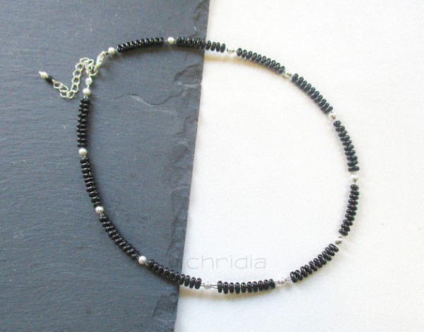 Zierliches Collier | Halskette | Twin-Beads | schwarz + silber